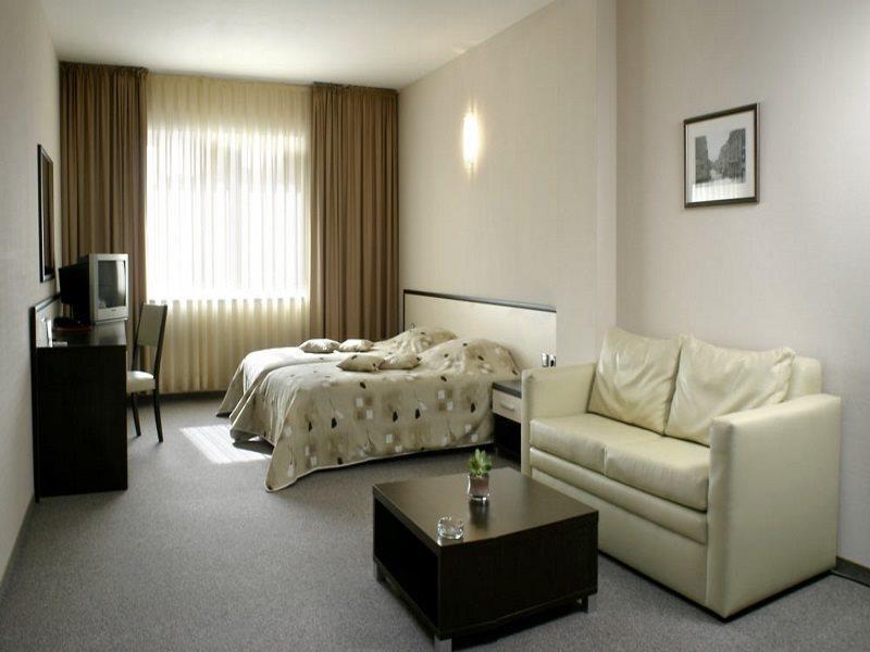 Kendros Hotel Plovdiv Bagian luar foto